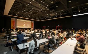 Améliorer les conférences académiques avec le système de communication sans fil full-duplex Retekess TT129 doloremque